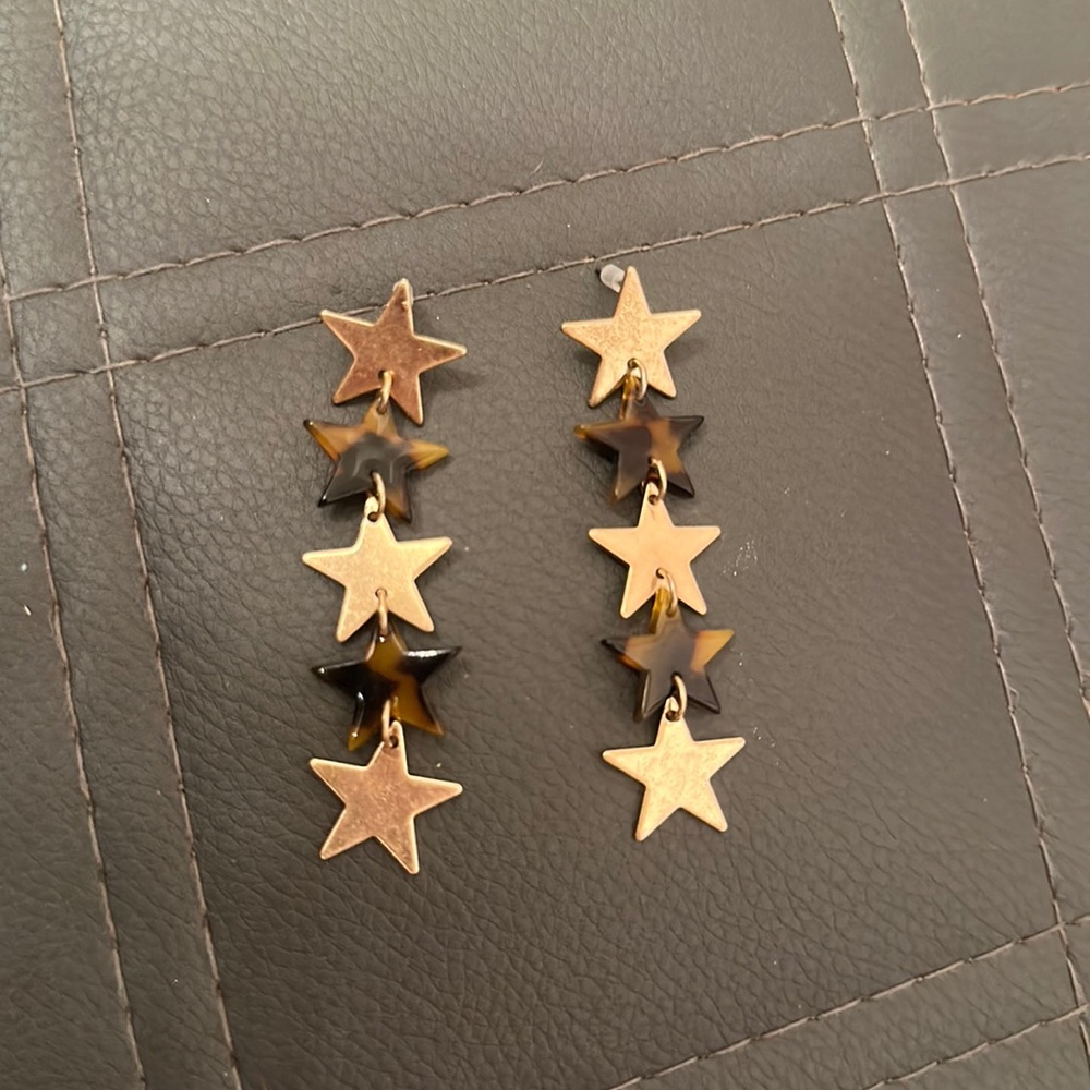 Gold star earrings